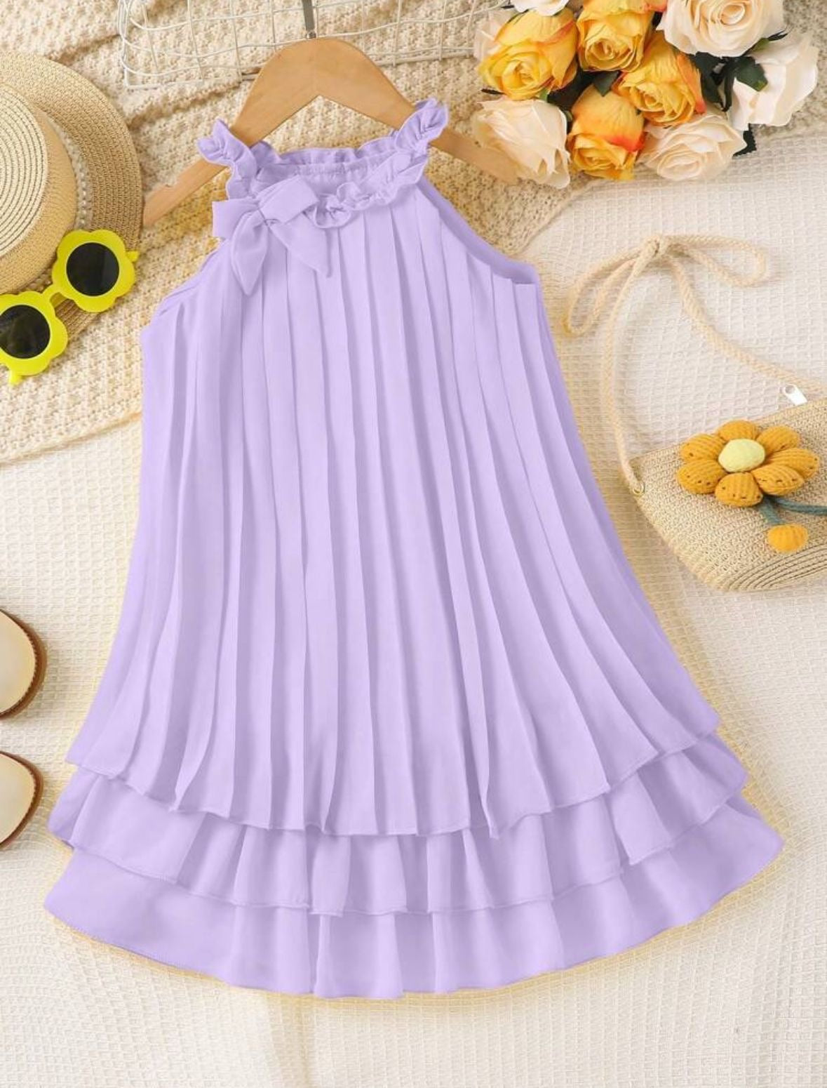 Hermoso vestido lila, cuello alto